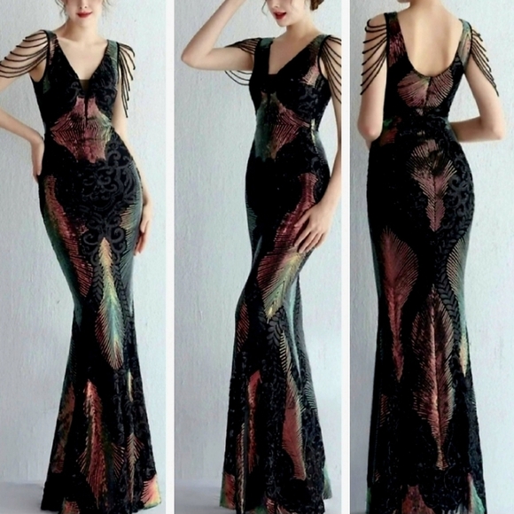 Black,  Floral Print, Sleeveless,  Round Back,  V Neck, Sequined Mermaid… - Picture 1 of 16